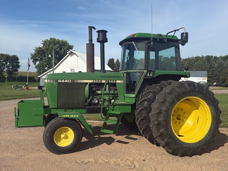 1980-john-deere-4440-image-1