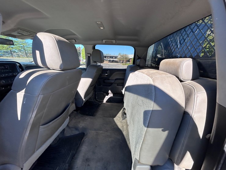 2017-gmc-3500-image-46