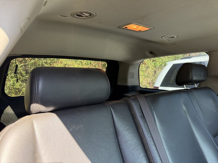 2008-chevrolet-tahoe-image-28