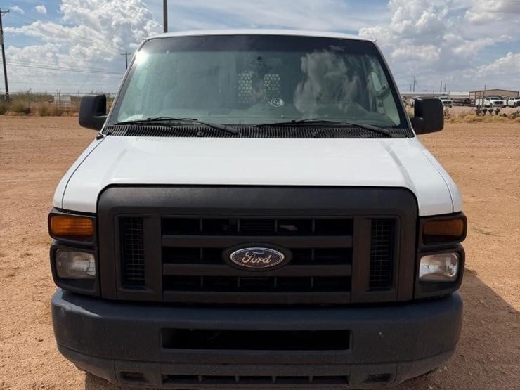 2012-ford-e250-image-7