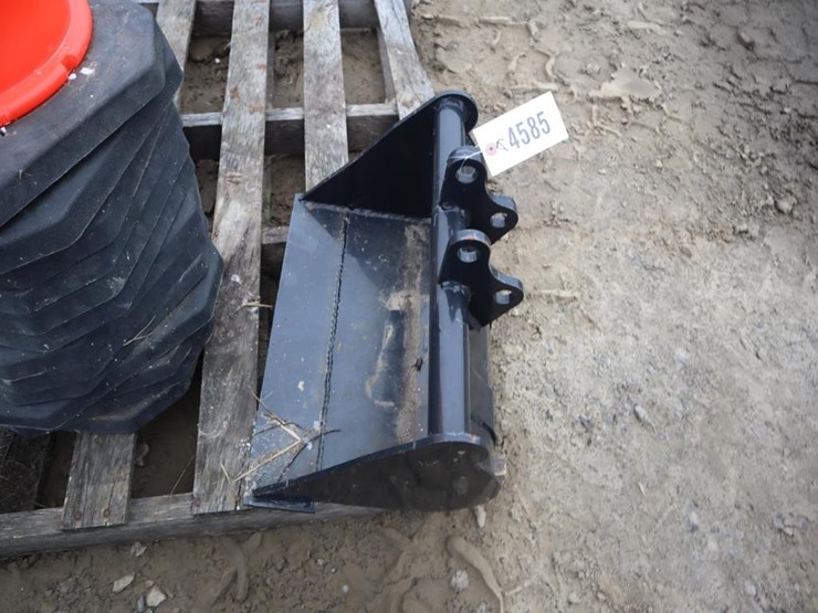 mini-excavator-bucket-image-2