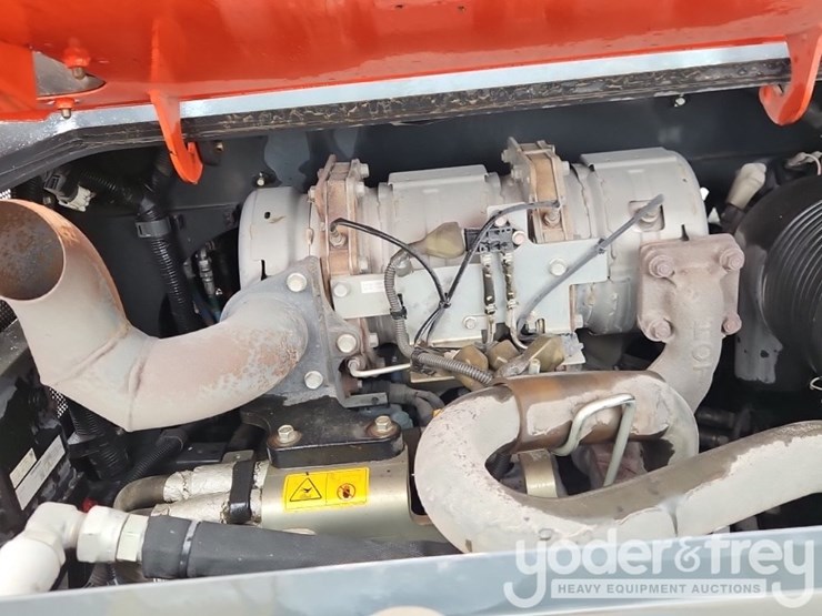 2023-kubota-svl65-2-image-24