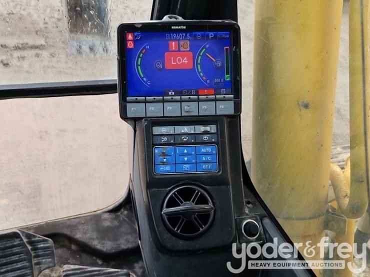 2014-komatsu-pc210-lc-10-image-37