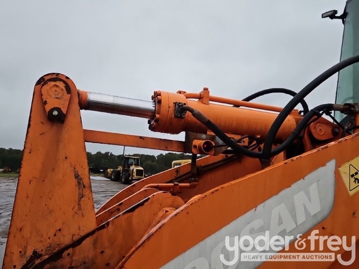 2018-doosan-dl220-5-image-18