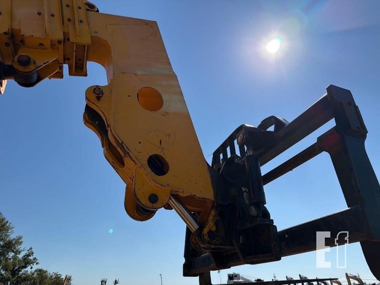 2017-jcb-512-56-image-22