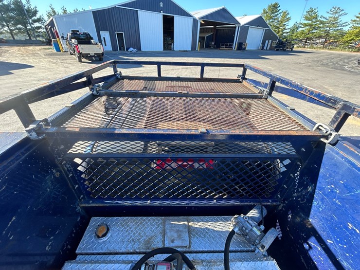 2017-gmc-3500-image-30