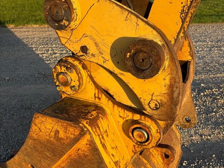 2004-caterpillar-318cl-image-11