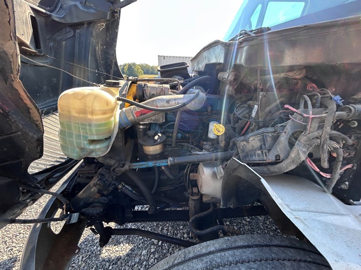 2002-international-durastar-4400-image-36