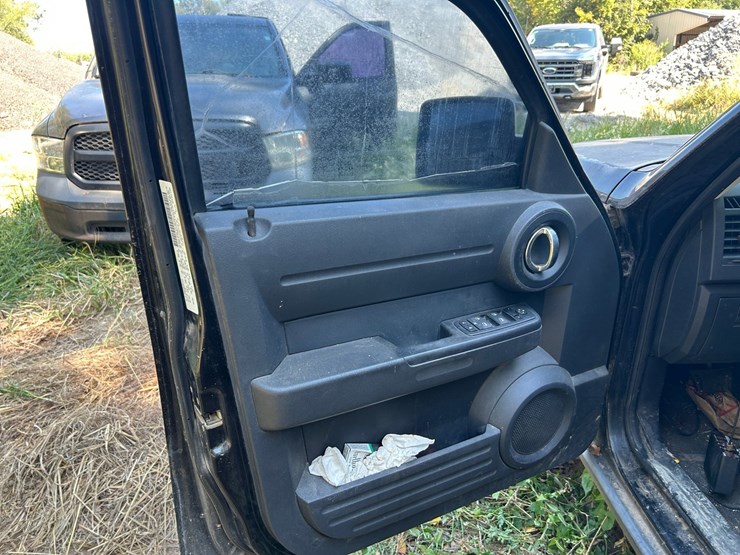 2009-dodge-nitro-image-47