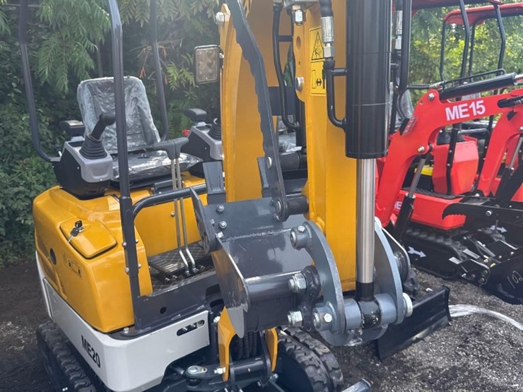 new-sd-lanch-co-diesel-mini-excavator-model-me20-image-3
