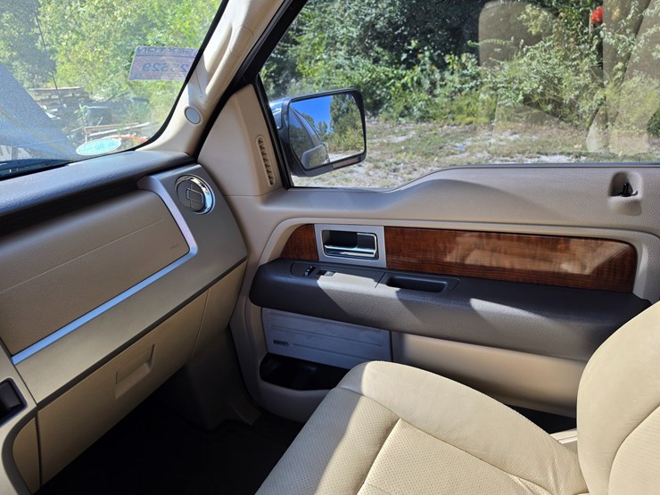 2010-ford-f150-image-40