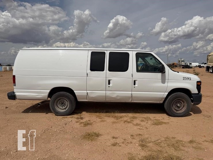 2012-ford-e250-image-6