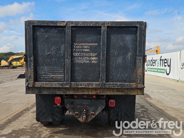 2000-ford-f650-xl-image-4