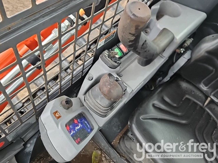 2024-kubota-svl65-2-image-25