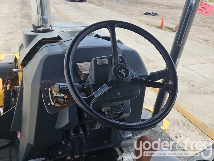 2020-deere-310sl-image-25