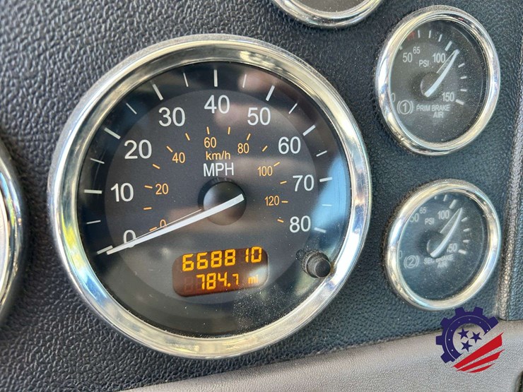 2018-peterbilt-389-image-89