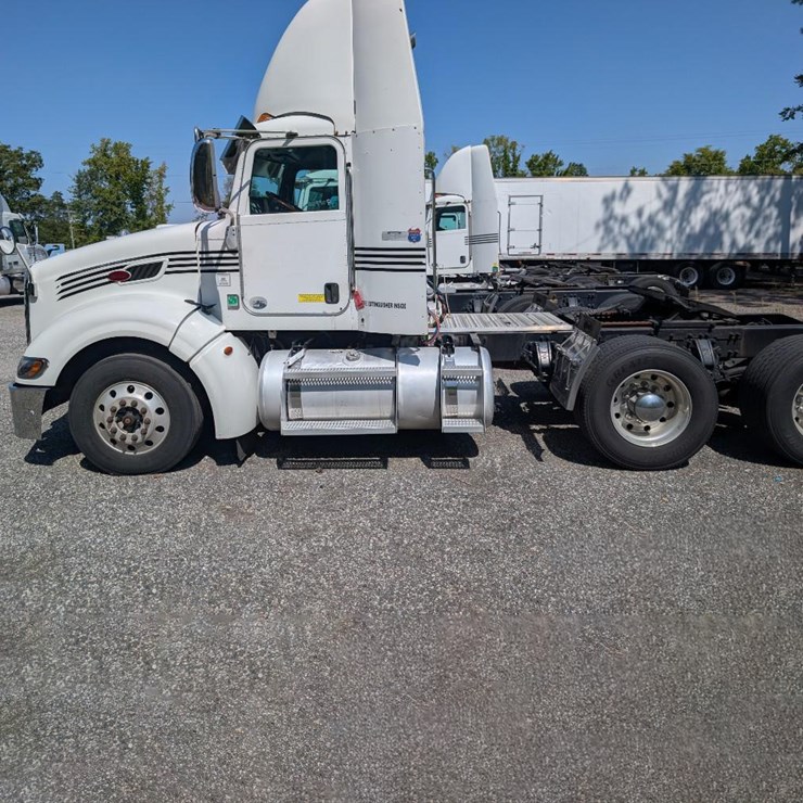 2011 PETERBILT 386