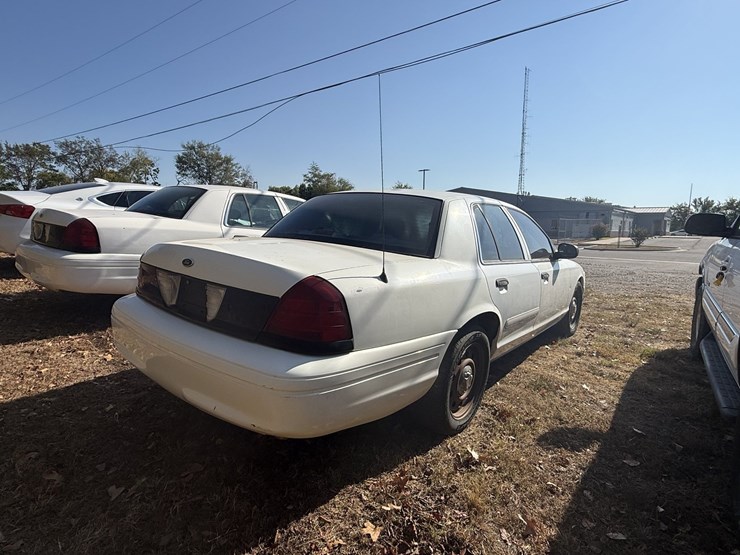 #46835-•-2005-ford-crown-victoria-sedan-2fafp71wx5x153100-inv#46835-image-3