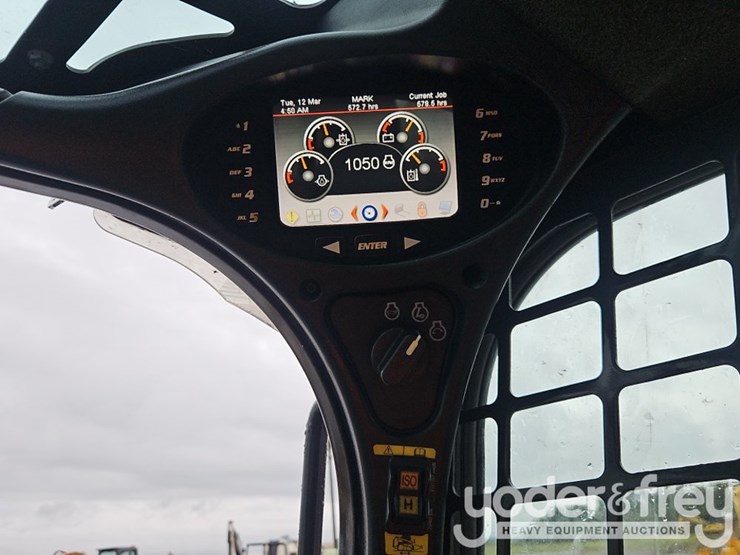 2023-bobcat-t770-image-25