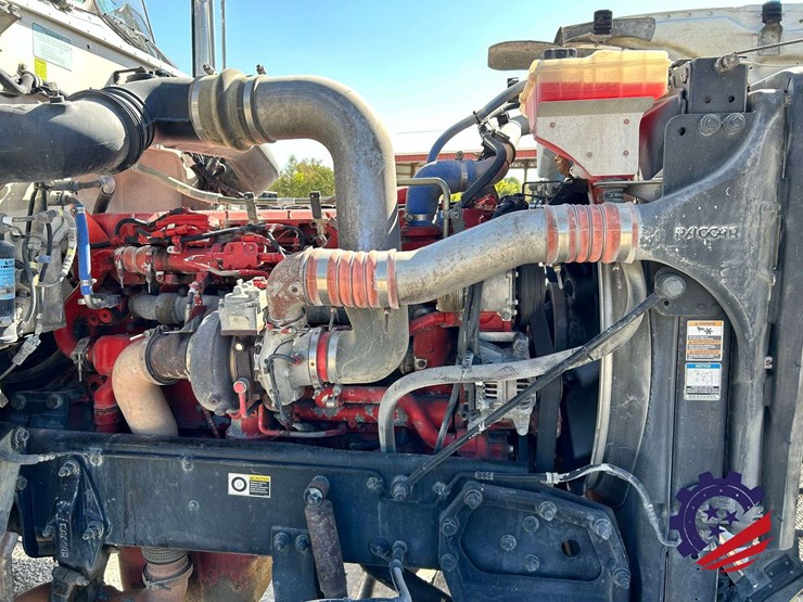 2018-peterbilt-389-image-58