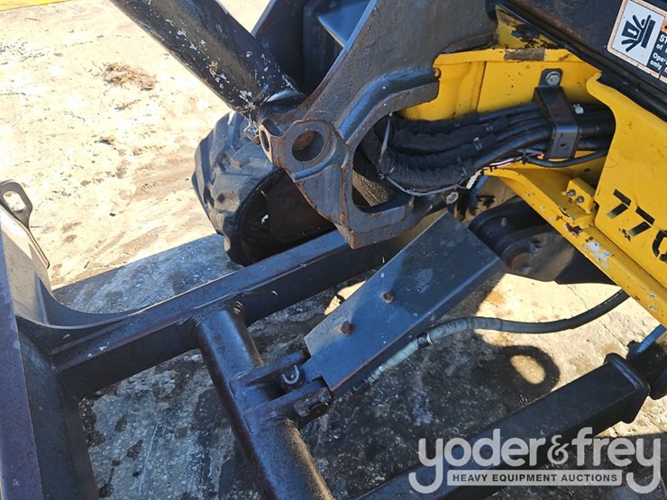 2021-deere-30g-image-22