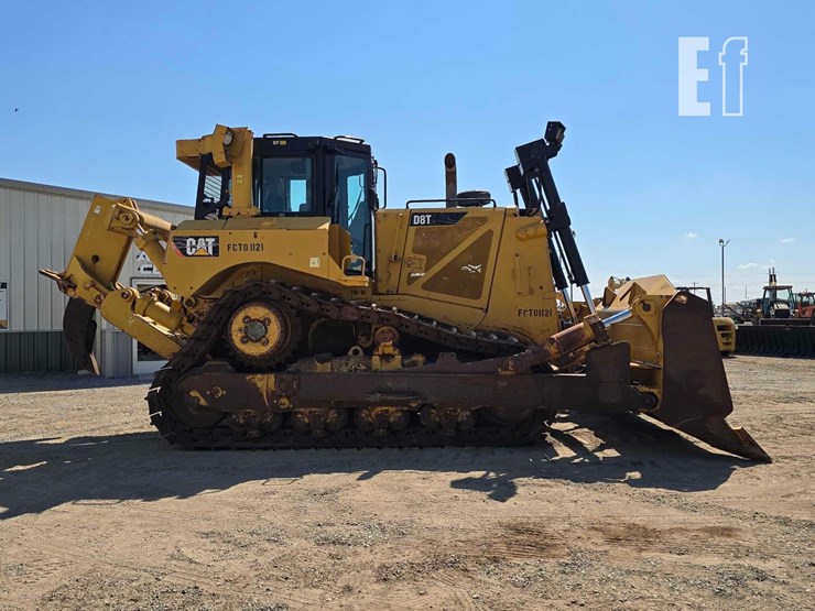 2013-caterpillar-d8t-image-6