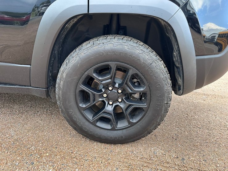 2019-jeep-cherokee-image-34