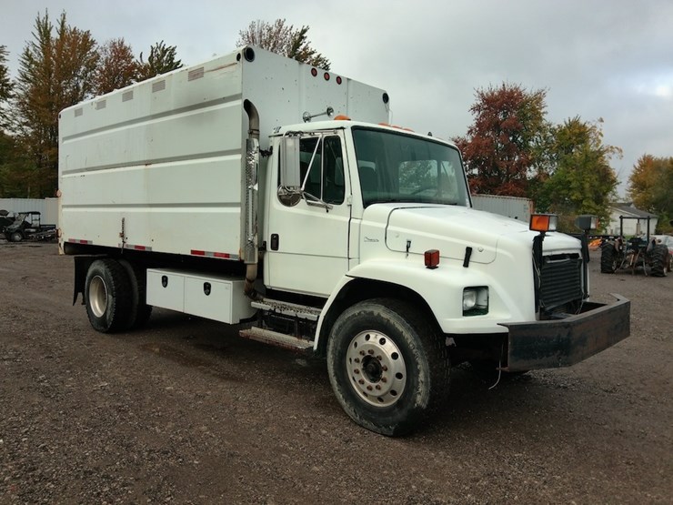 2001-freightliner-fl80-image-3