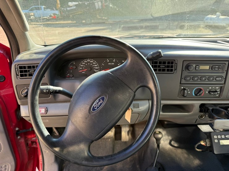2004-ford-f550-image-59