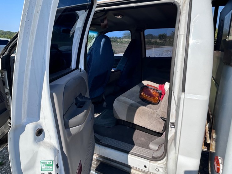 2001-ford-f350-xlt-image-29