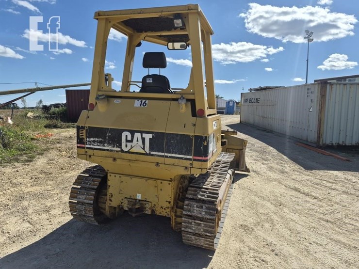 2003-caterpillar-d4g-xl-image-3