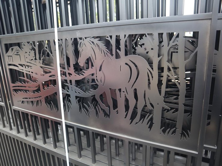 bi-parting-driveway-gates-image-3