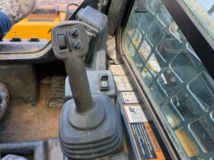 deere-325g-image-18