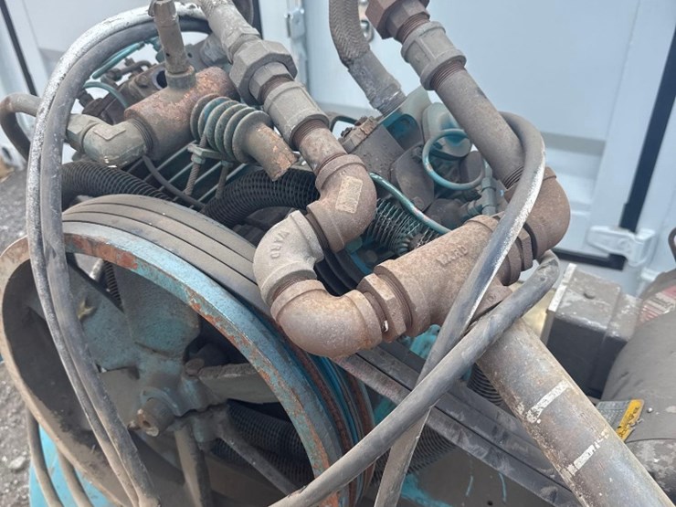 compair-kellogg-co-horizontal-air-compressor-image-3