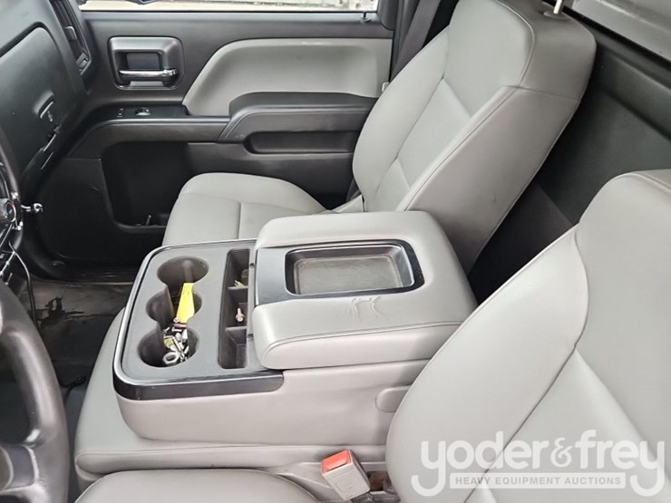 2020-chevrolet-silverado-5500hd-image-40