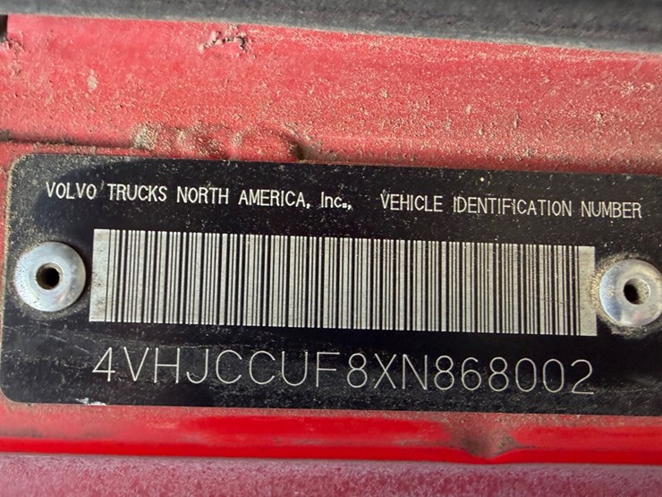 #59-•-1999-volvo-tri-axle-dump-truck-image-24