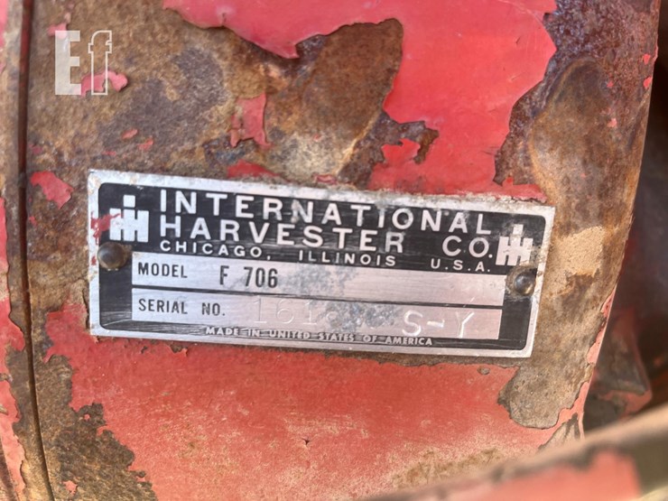 1964-case-ih-farmall-706-image-12