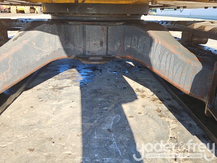2021-deere-30g-image-30