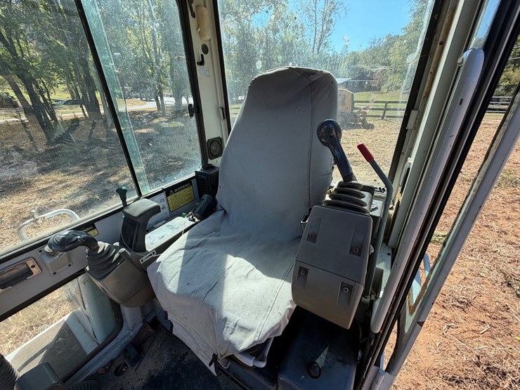 2007-takeuchi-tb135-image-17