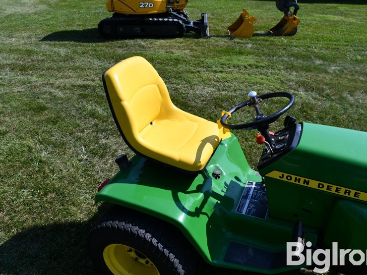 john-deere-300-image-16