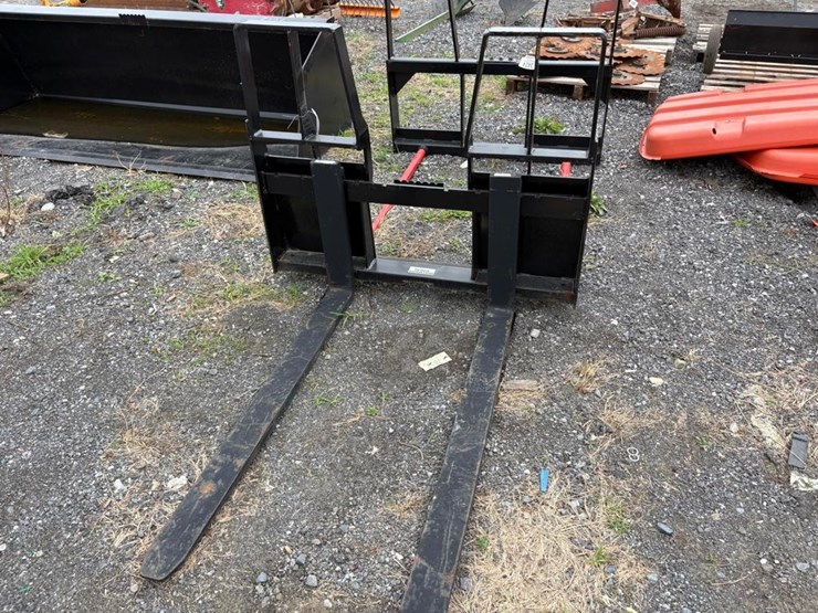 kivel-4200lb-pallet-fork-attachments-image-1