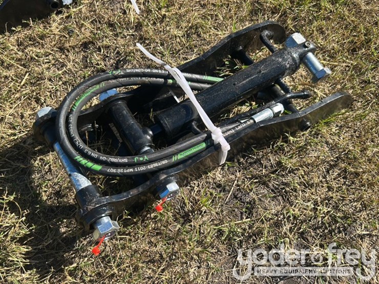 unused-captok-hydraulic-thumb-clip-to-suit-1-2-ton-excavator-image-2