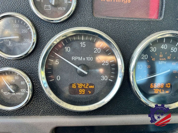 2018-peterbilt-389-image-88