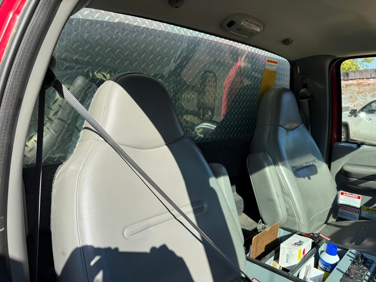 2004-ford-f550-image-52