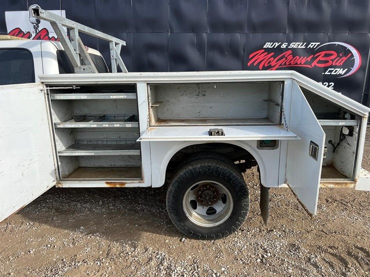 2008-gmc-3500-image-12