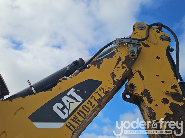 2018-caterpillar-420f2-it-image-18