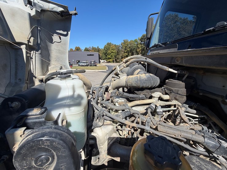 2016-hino-338-image-33