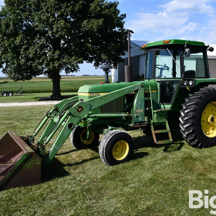 1977 JOHN DEERE 4230