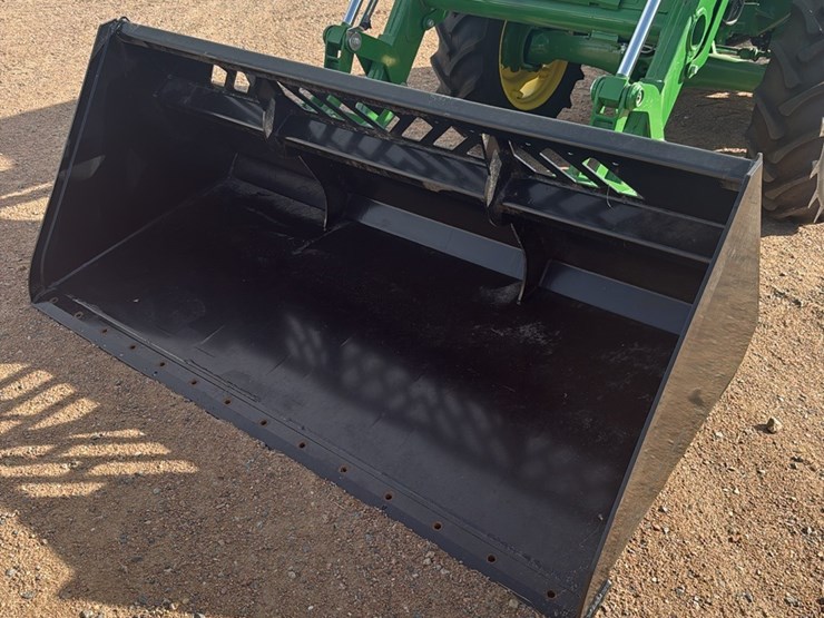 2023-john-deere-5075e-image-22