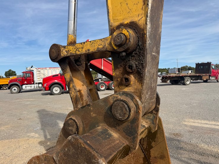 2012-komatsu-pc210-lc-10-image-20
